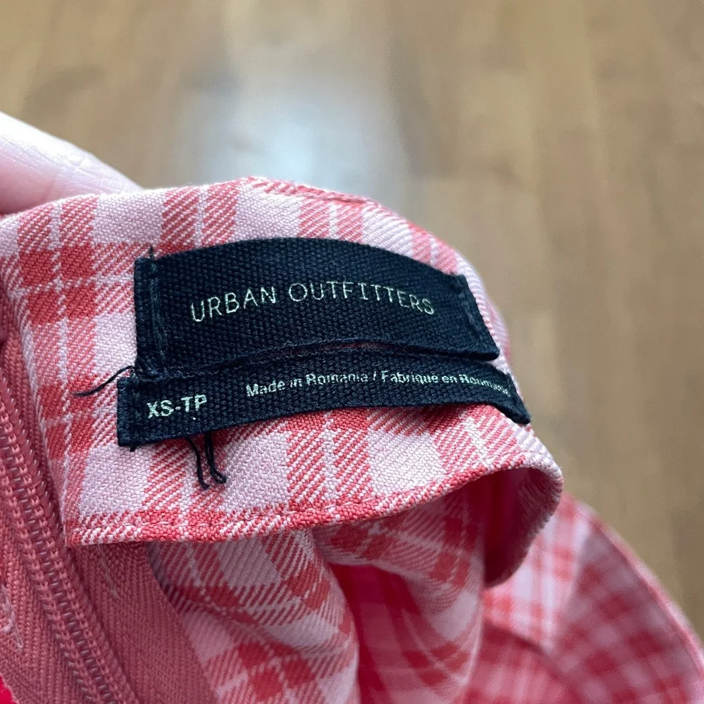 urban outfitters pink and red plaid mini skirt in size xs - Picture 5 of 5
